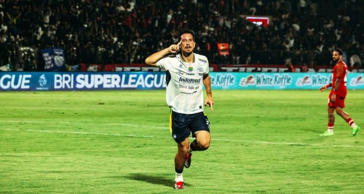 Pemain Persib Bandung, Thom Haye.