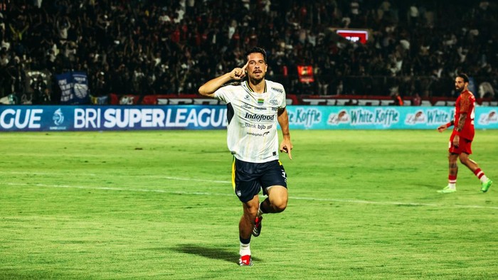 Pemain Persib Bandung, Thom Haye.