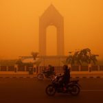 Kualitas udara di empat wilayah Indonesia, termasuk Palangka Raya dan Palembang, terdeteksi berbahaya dengan konsentrasi PM2.5 tinggi.