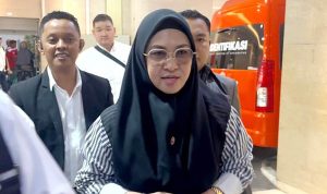 Kementerian Dalam Negeri memberhentikan dengan tidak hormat Sitti Husniah Talenrang sebagai Bupati Gowa.