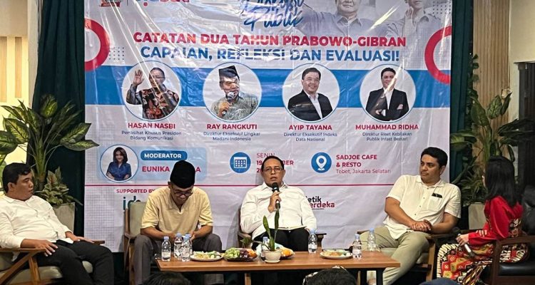 Diskusi publik bertajuk Catatan 2 Tahun Prabowo-Gibran: Capaian, Refleksi, dan Evaluasi di kawasan Tebet, Jakarta, Senin (19/10/2026). Kenyamanan lama banyak orang terusik