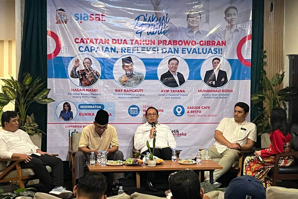 Diskusi publik bertajuk Catatan 2 Tahun Prabowo-Gibran: Capaian, Refleksi, dan Evaluasi di kawasan Tebet, Jakarta, Senin (19/10/2026). Kenyamanan lama banyak orang terusik