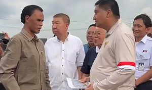Hercules dan Maruarar Sirait Ketua Umum Gerakan Rakyat Indonesia Bersatu (GRIB) Jaya, Hercules Rosario de Marshal memperingatkan Menteri Perumahan dan Kawasan Permukiman Maruarar Sirait (Ara) masalah sengketa lahan.