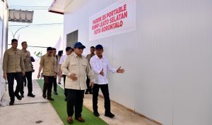 Presiden Prabowo Subianto bersama Sakti Wahyu Trenggono Menteri Kelautan dan Perikanan.