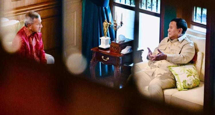 Presiden Prabowo Subianto menerima permohonan bertemu dari Menteri Luar Negeri Singapura Presiden Prabowo Subianto menerima permohonan bertemu dari Menteri Luar Negeri Singapura, Vivian Balakrishnan, di kediaman Hambalang, Bogor, Jawa Barat, pada Rabu, (28/10/2026).