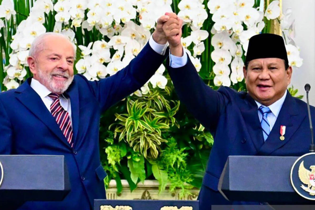 Presiden Prabowo Subianto (kanan) saat memberikan keterangan pers bersama Presiden Republik Federasi Brasil Luiz Inácio Lula da Silva di Istana Merdeka, Jakarta.